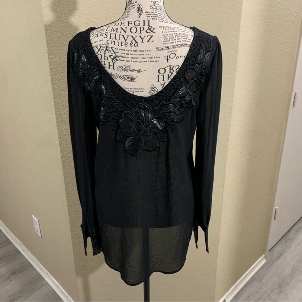 Hommage floral top‎ size small